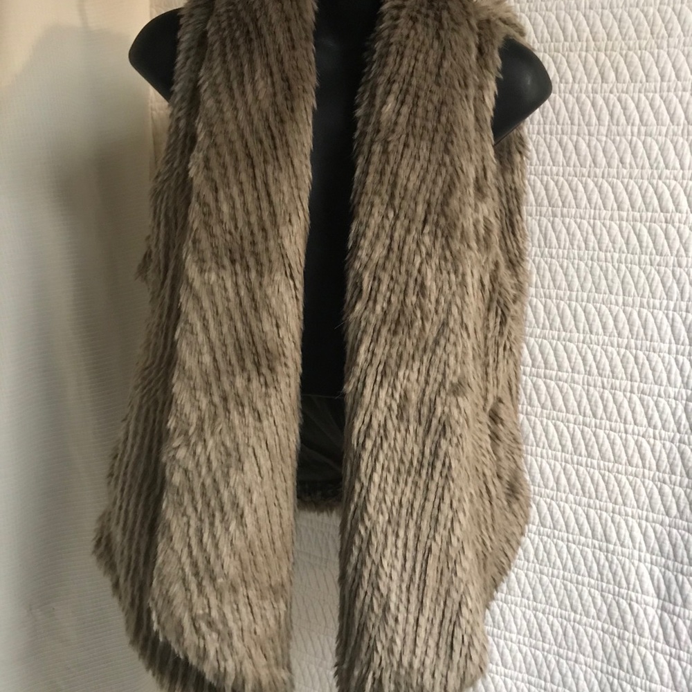 Express furry vest